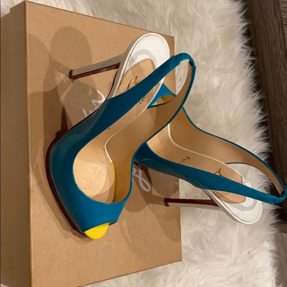Christian Louboutin flo sling 120 patent